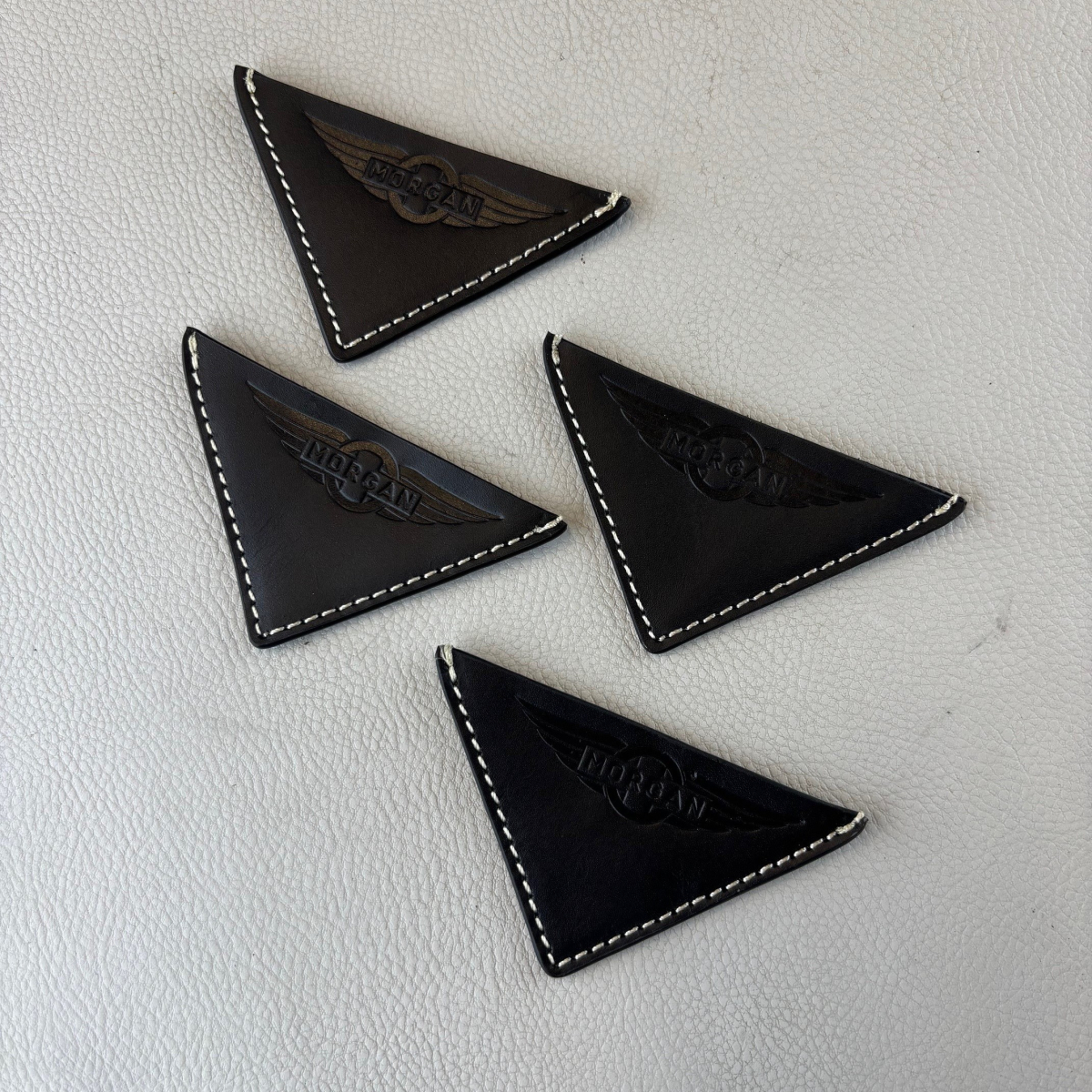 Bonnet corners in black leather (set of 4)