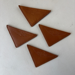 Bonnet corners in brown leather (set of 4)