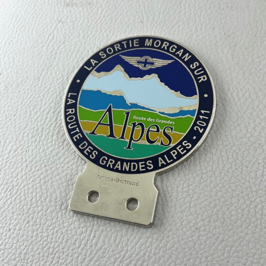 'La Sortie Morgan Sur La Route Des Grandes Alpes' 2011 - enamel badge