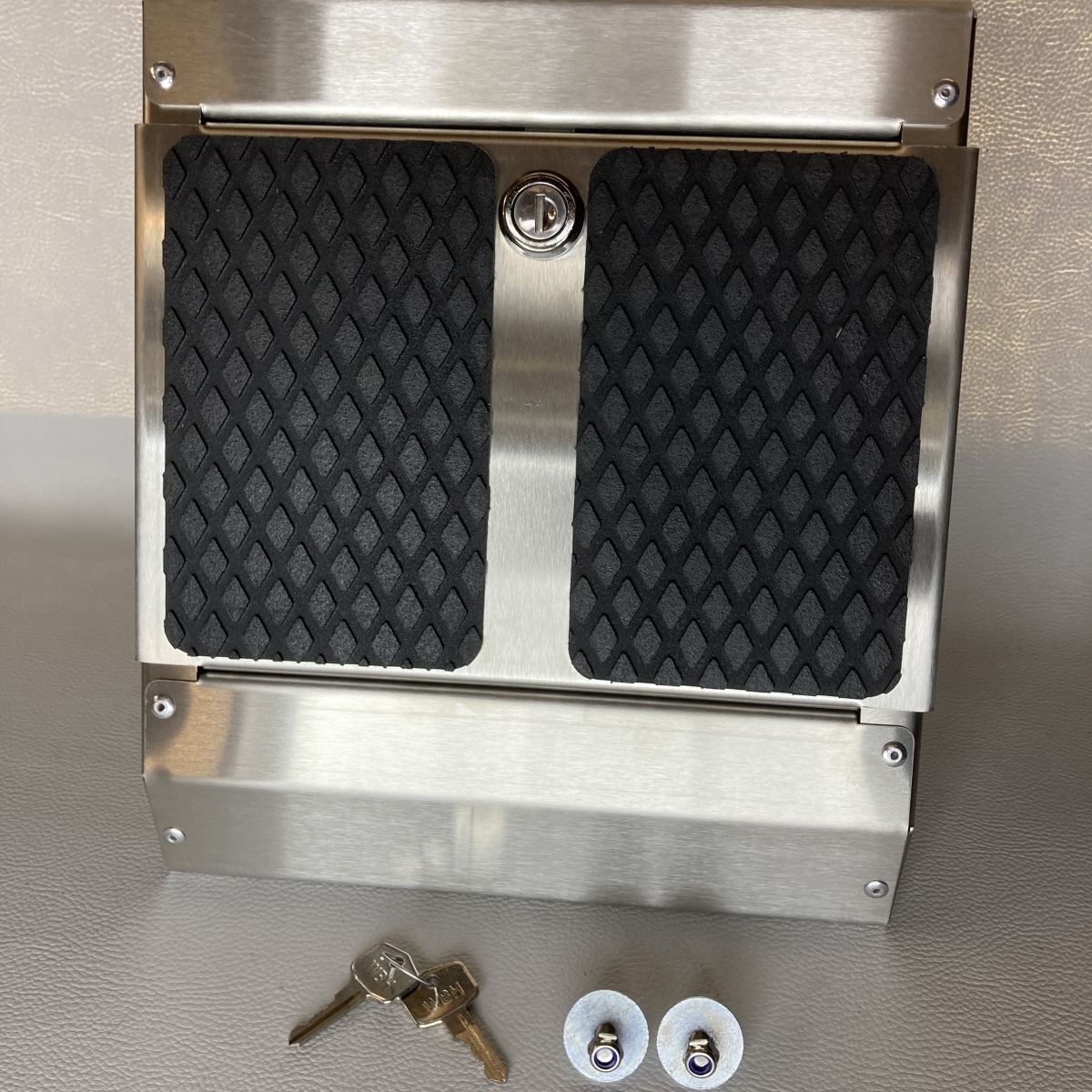 Foot locker for older cars (10" wide)