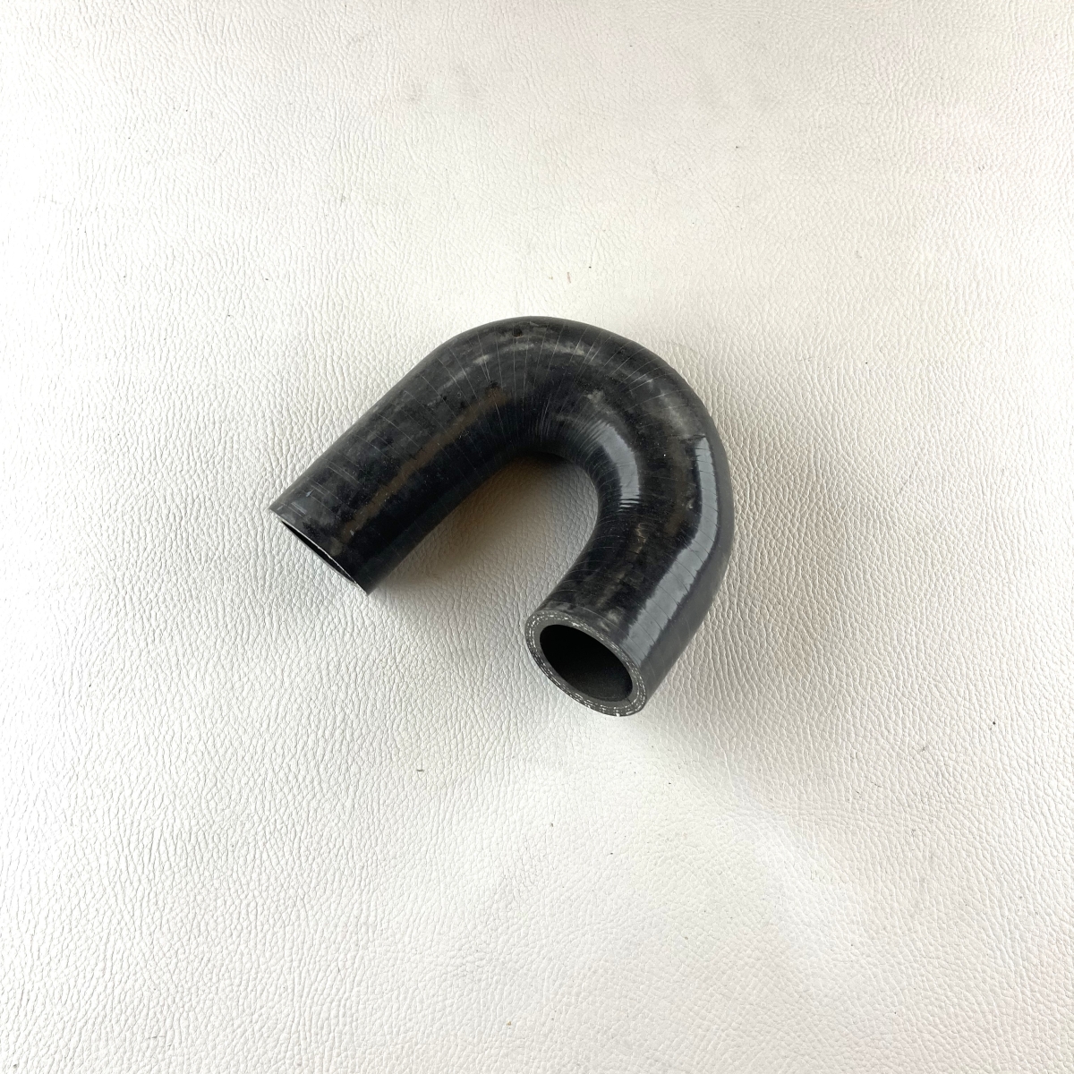 Bottom hose for +4 T16