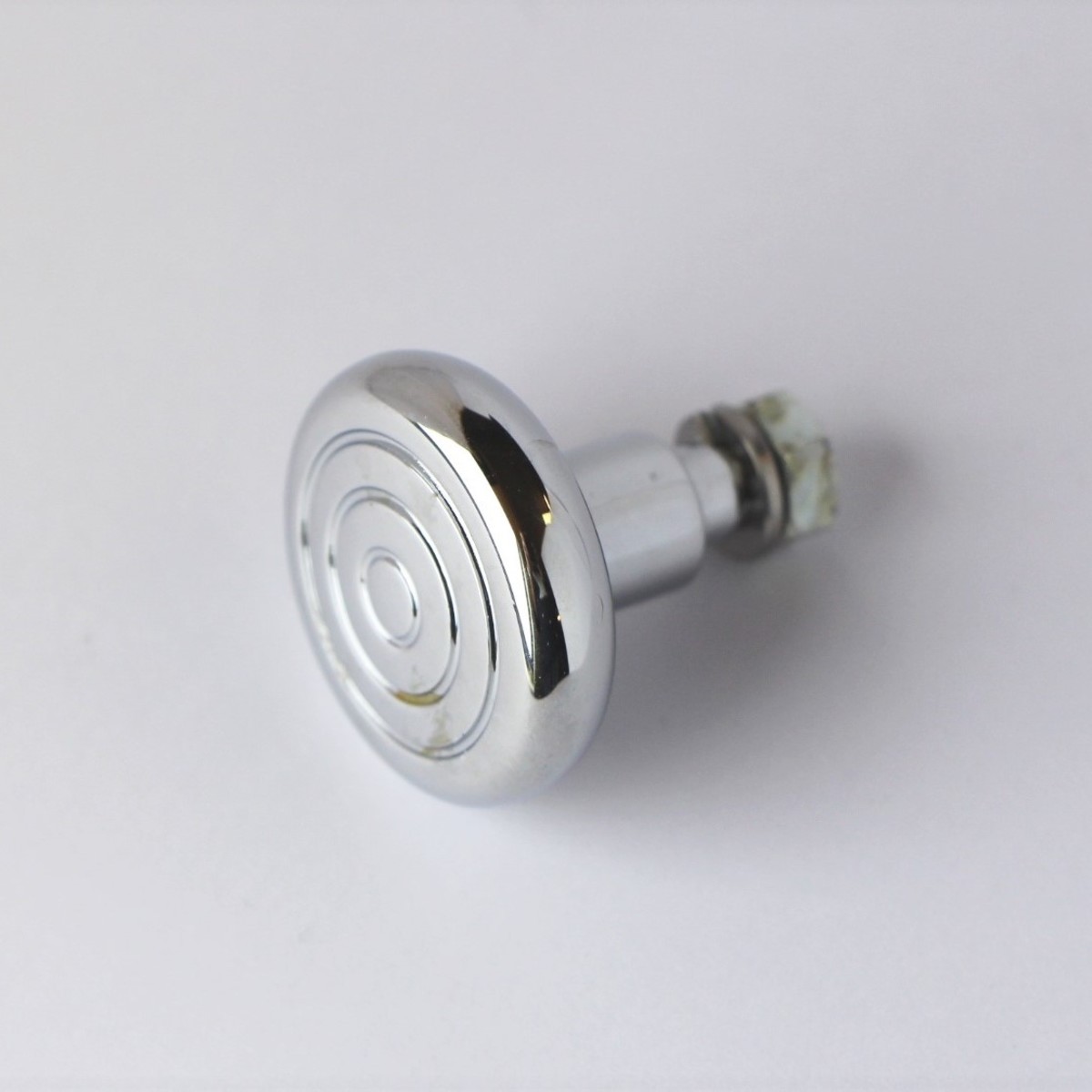 Bonnet knob - early circle type