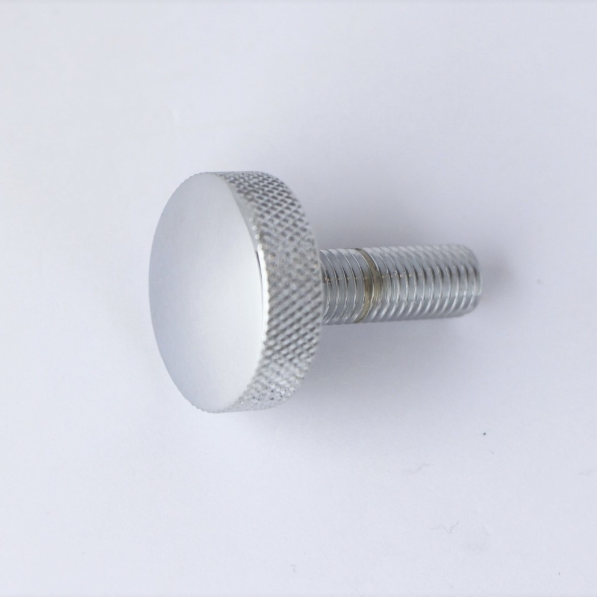 Soft top locking knob for +4 coupe front bow