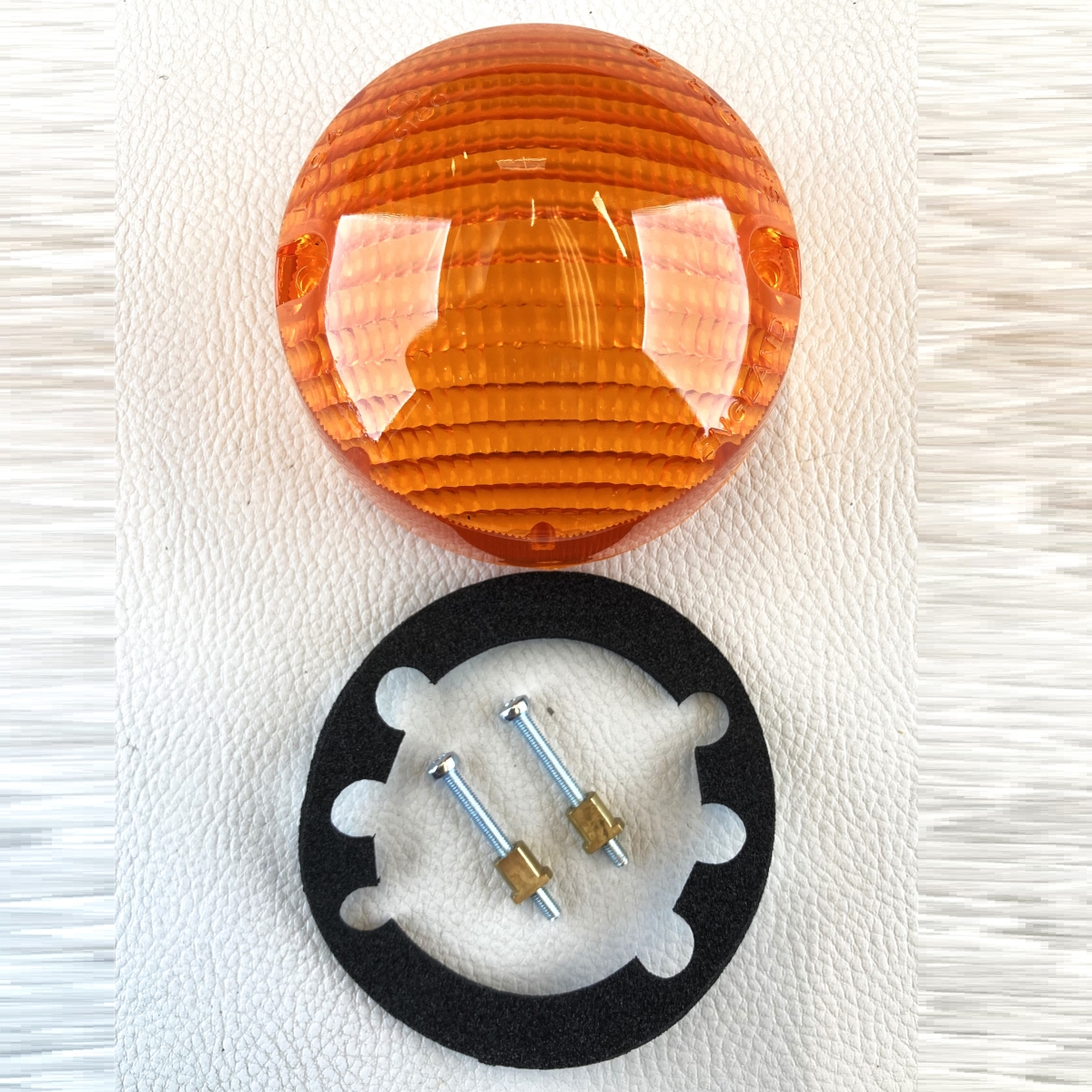 Indicator lens 1968 on for ELA431 and ELA441 (pebble dash type)