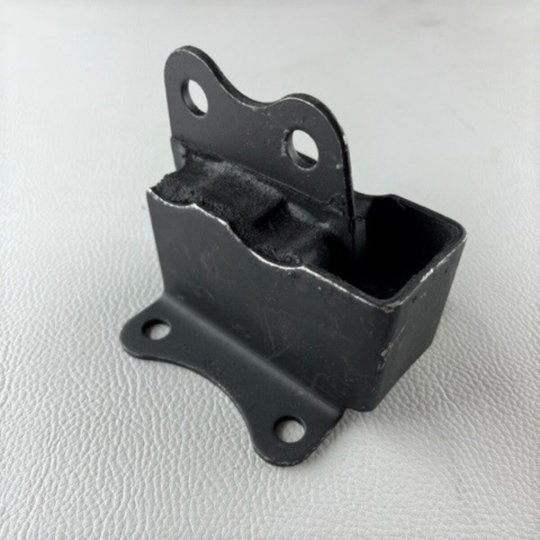 Engine mounting - rubber +4