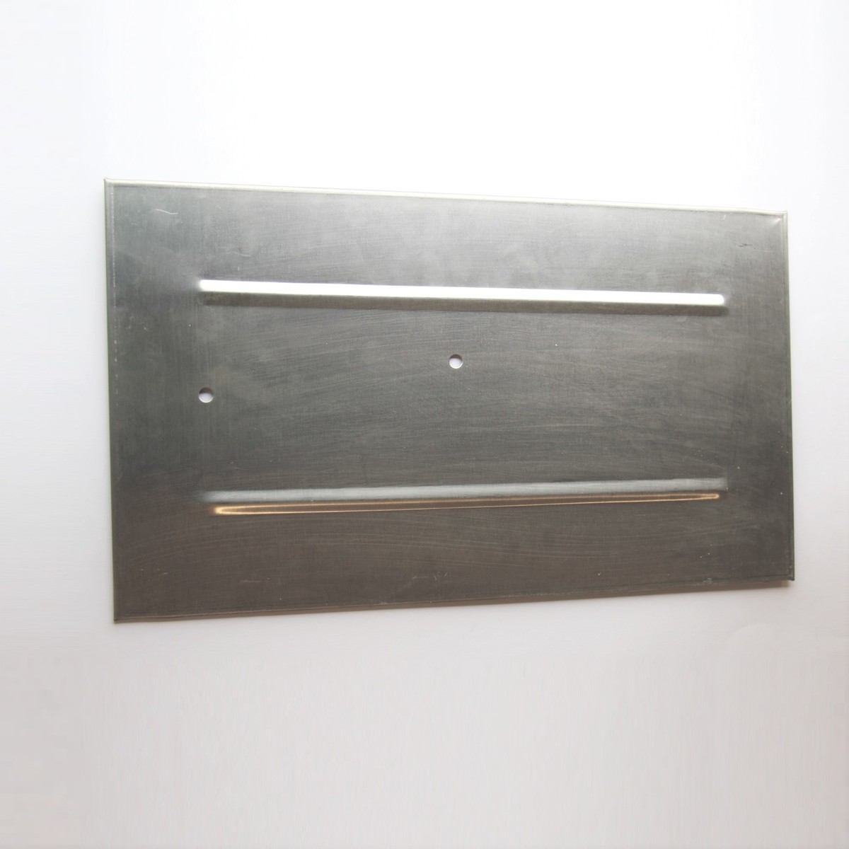 Fuel pump mounting plate for +4 M16 & T16 & +8 injection - stainless steel