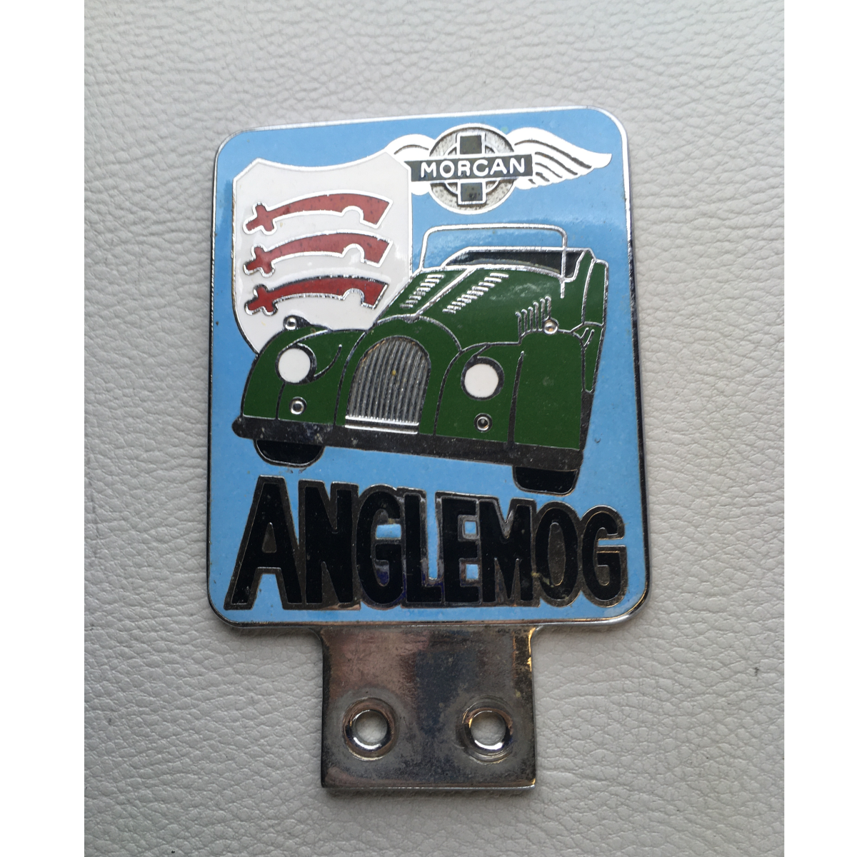 Anglemog enamel badge