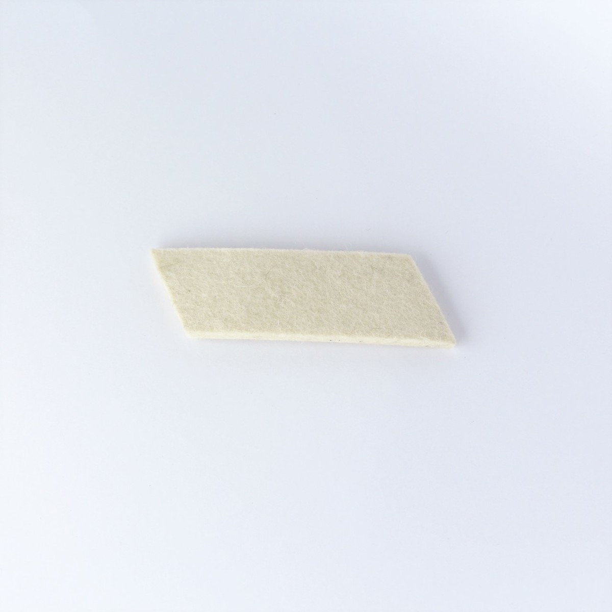 Felt oil seal for top of solid steering column