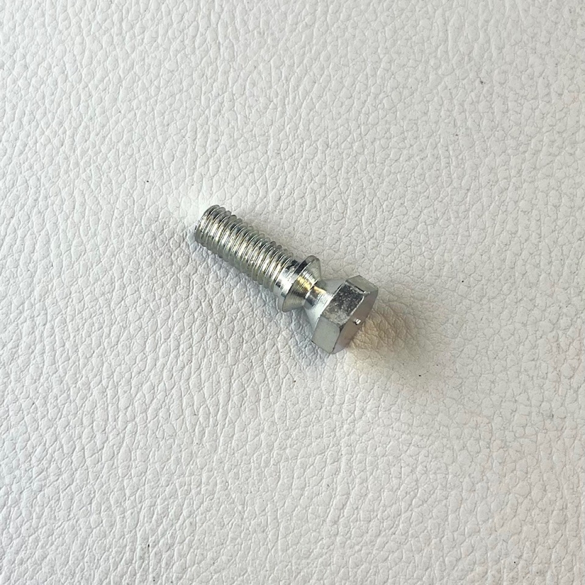 Shear bolt for collapsable steering column