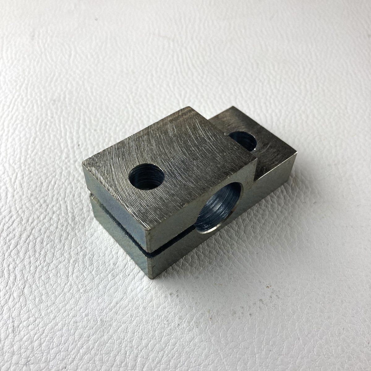 Drag link/track rod clamp