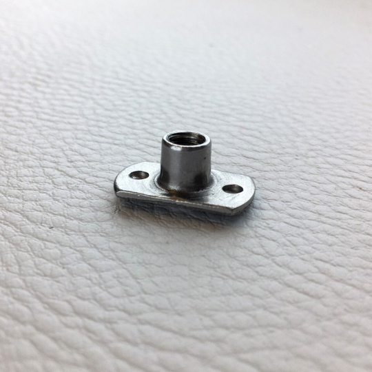 Centre of scuttle bracket for lift-a-dot stud (M5 thread)