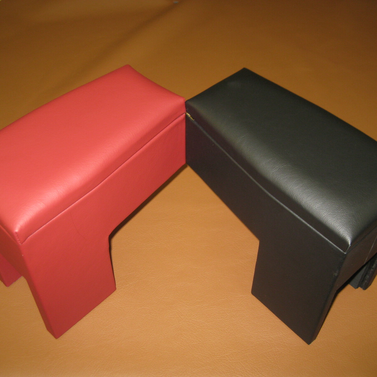 Centre console trimmed in leather (standard is black) Other colours on...