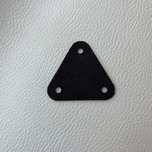 Seal for sidescreen bracket on Plus Six and Plus Four