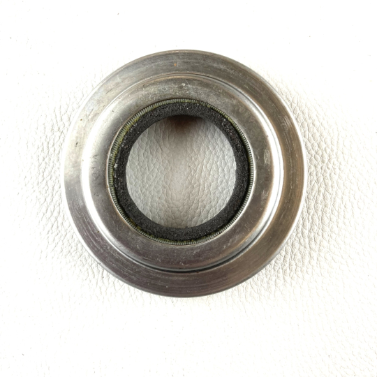 Diff. nose oil seal +4 pre 1961 (state year)