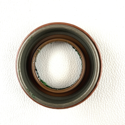 Diff. nose oil seal 4/4 1982-96, +8 1983-96, & +4 M16 & T16 to 1996