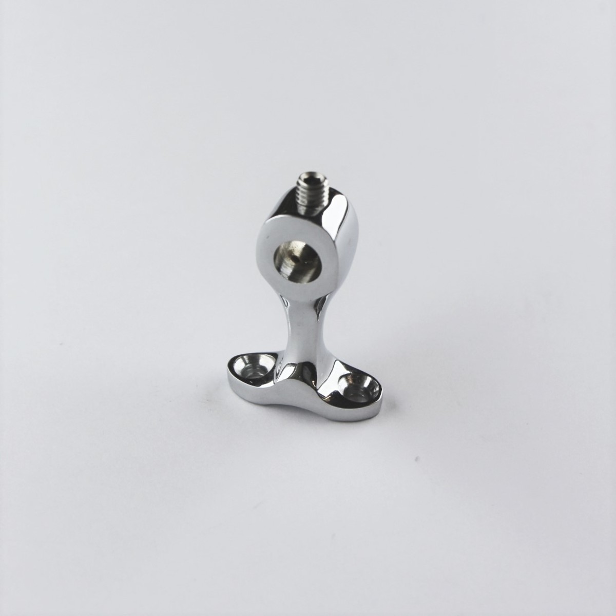 Aeroscreen mounting foot