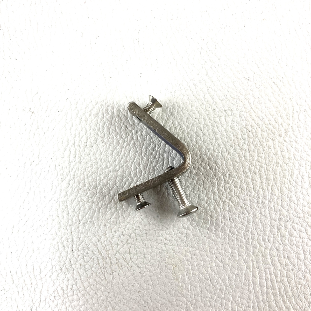Windscreen frame corner 'L' bracket 4/4 & +4 pre 1980 (with s/s screws - 3...