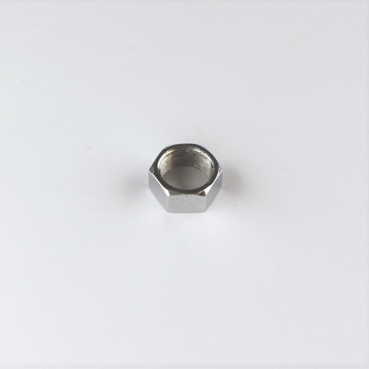 Nut for wiper wheel box bezel - post 1962