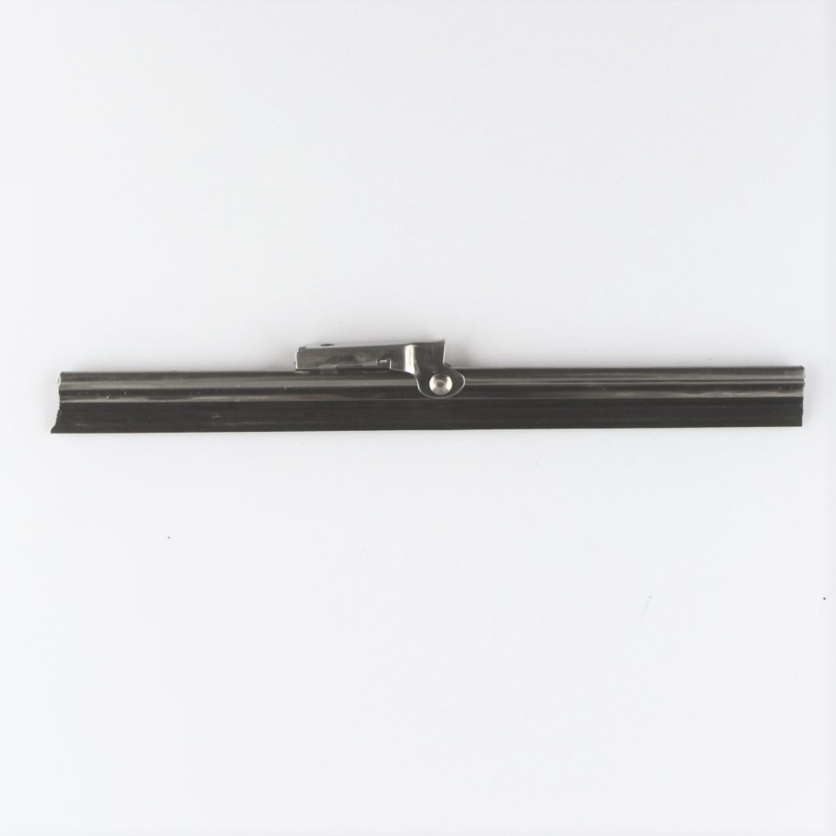 6" (16cm) wiper blade for post 1969 cars