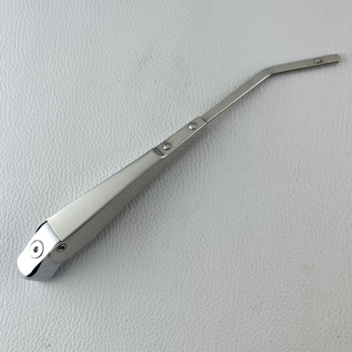 Driver side wiper arm for Plus Six rhd