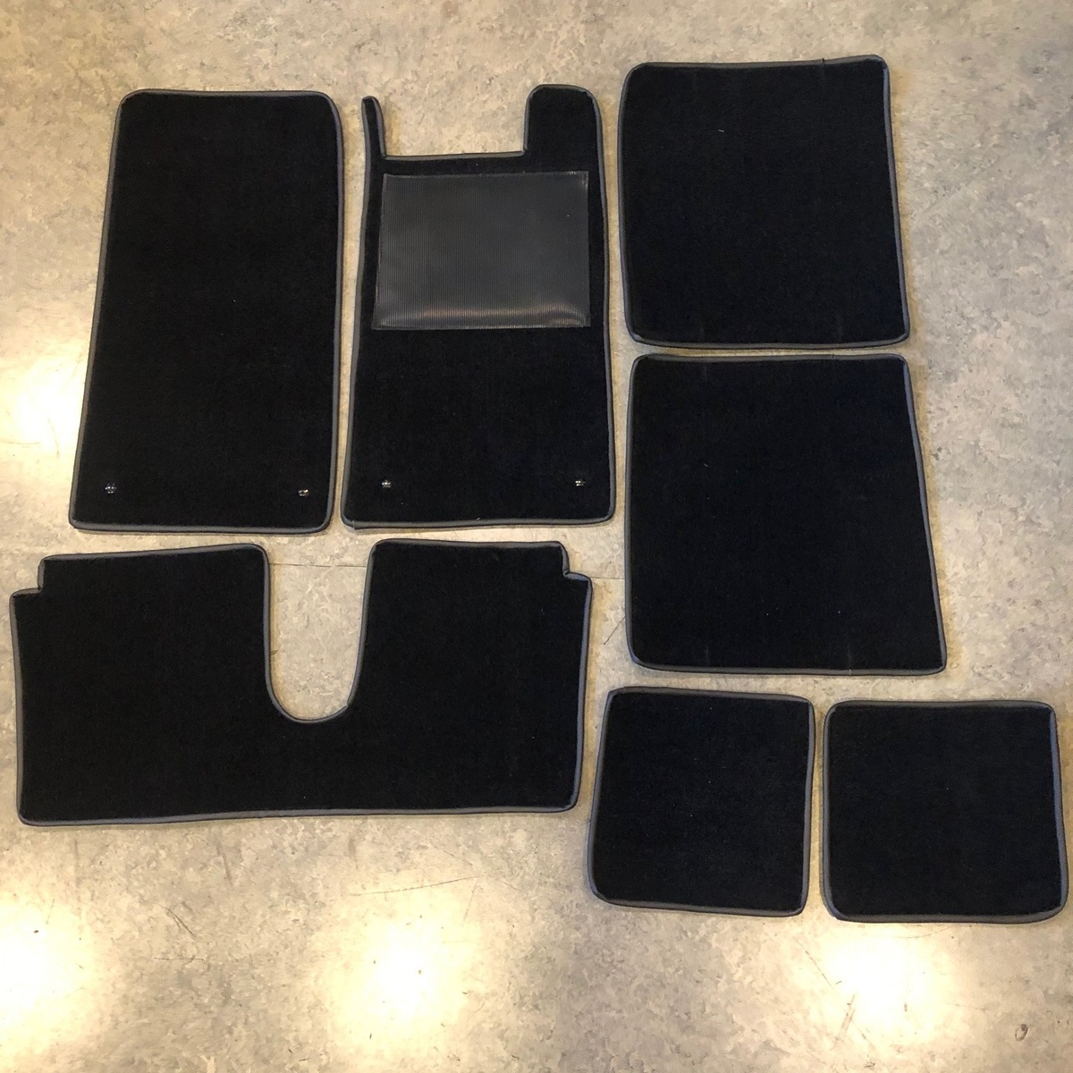 Carpet set 4 seater - state model & year - not coupe (all Morgans differ so...