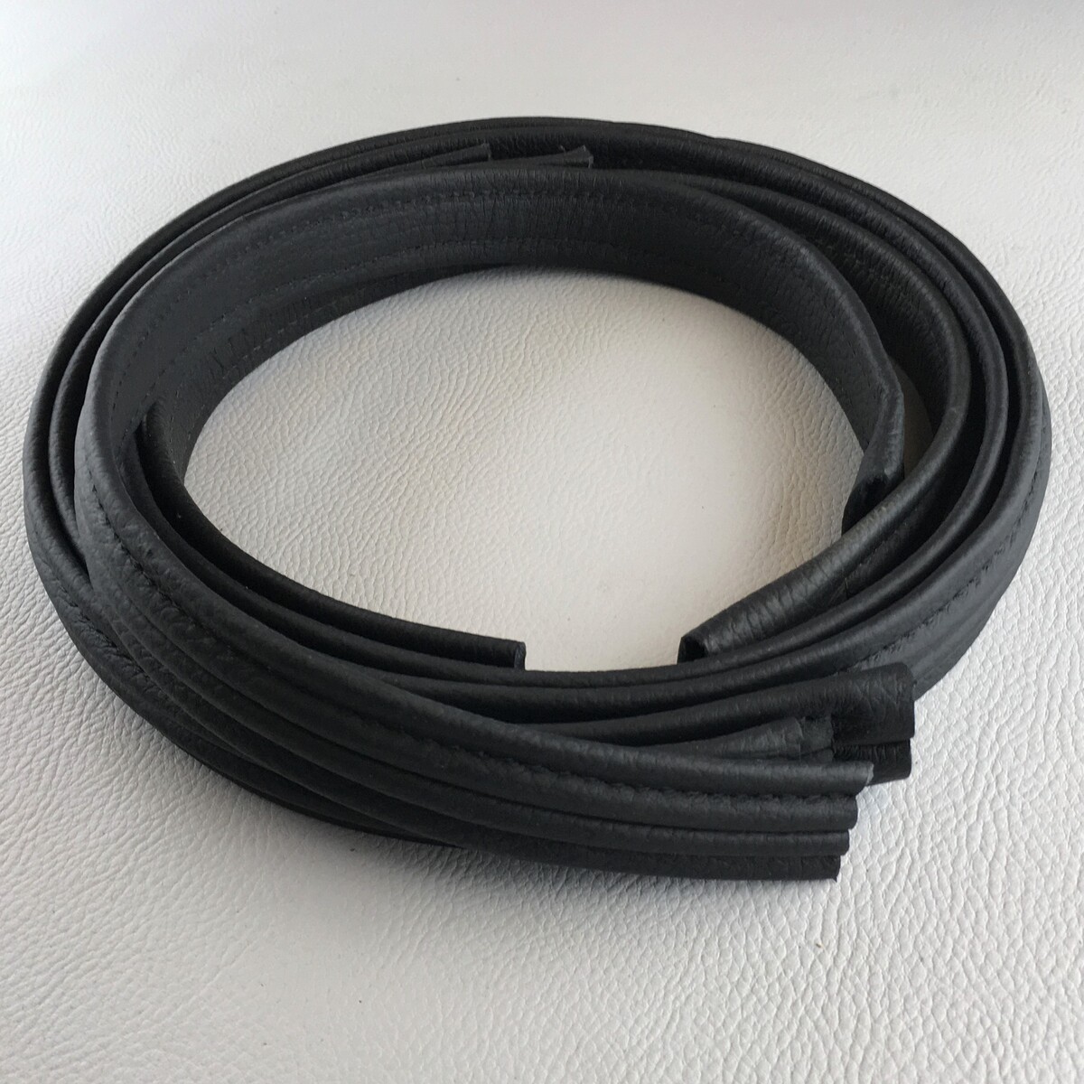 Hydem banding - 1" black leather - 4 seater car set 1985 on (approx) (Set = 2...