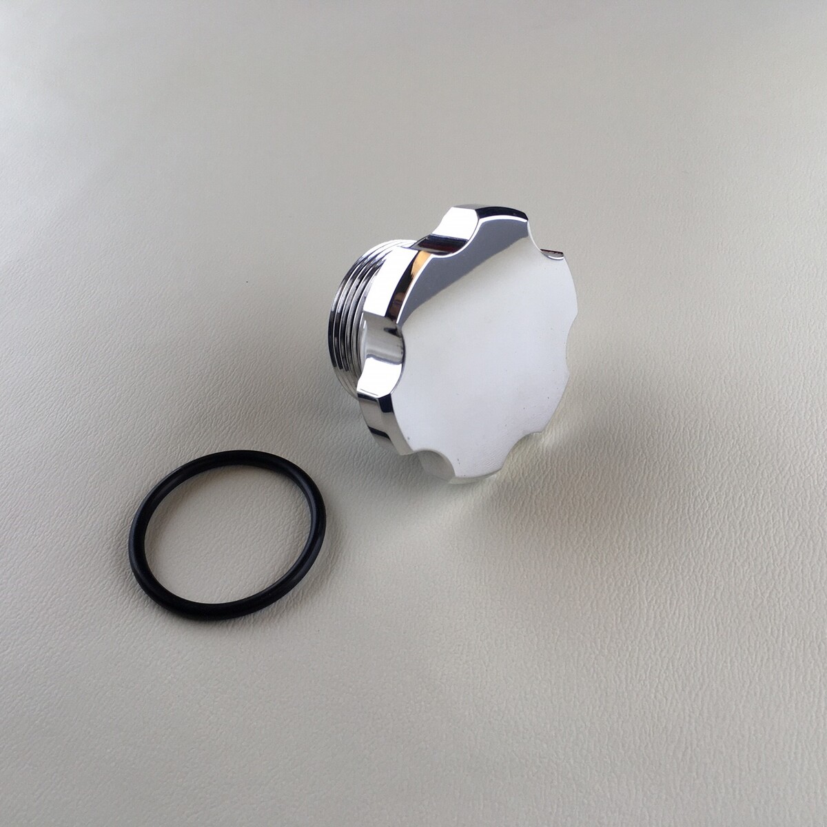 Rover V8 polished alloy oil filler cap