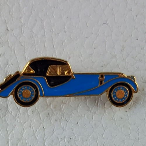 Morgan pin badge side on view (30 mm long)