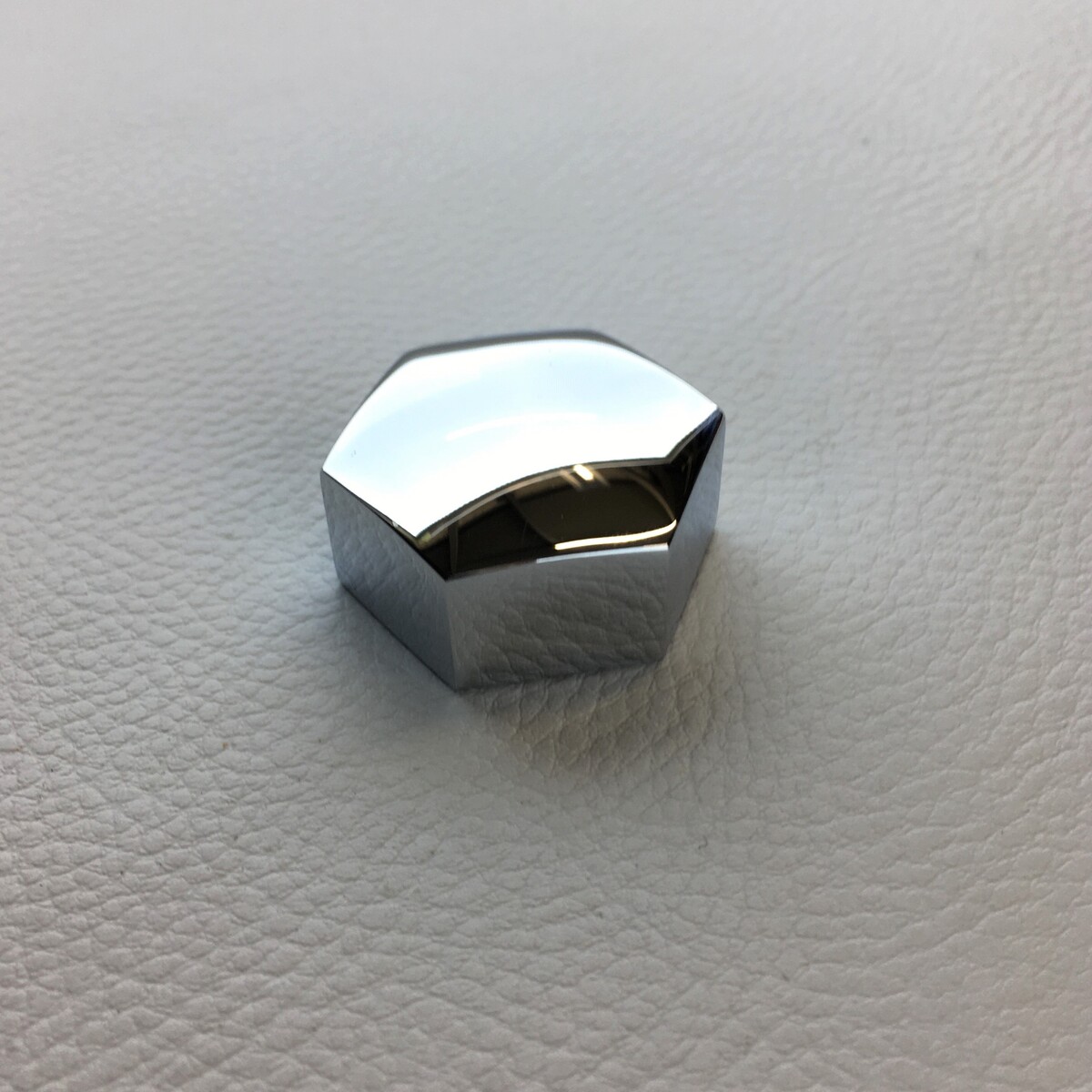 Steering column centre nut pre-1969 solid column * thread 3/4" x 26tpi