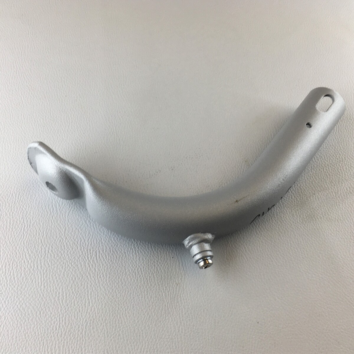 Mounting bracket for rear overrider on 'overrider' cars