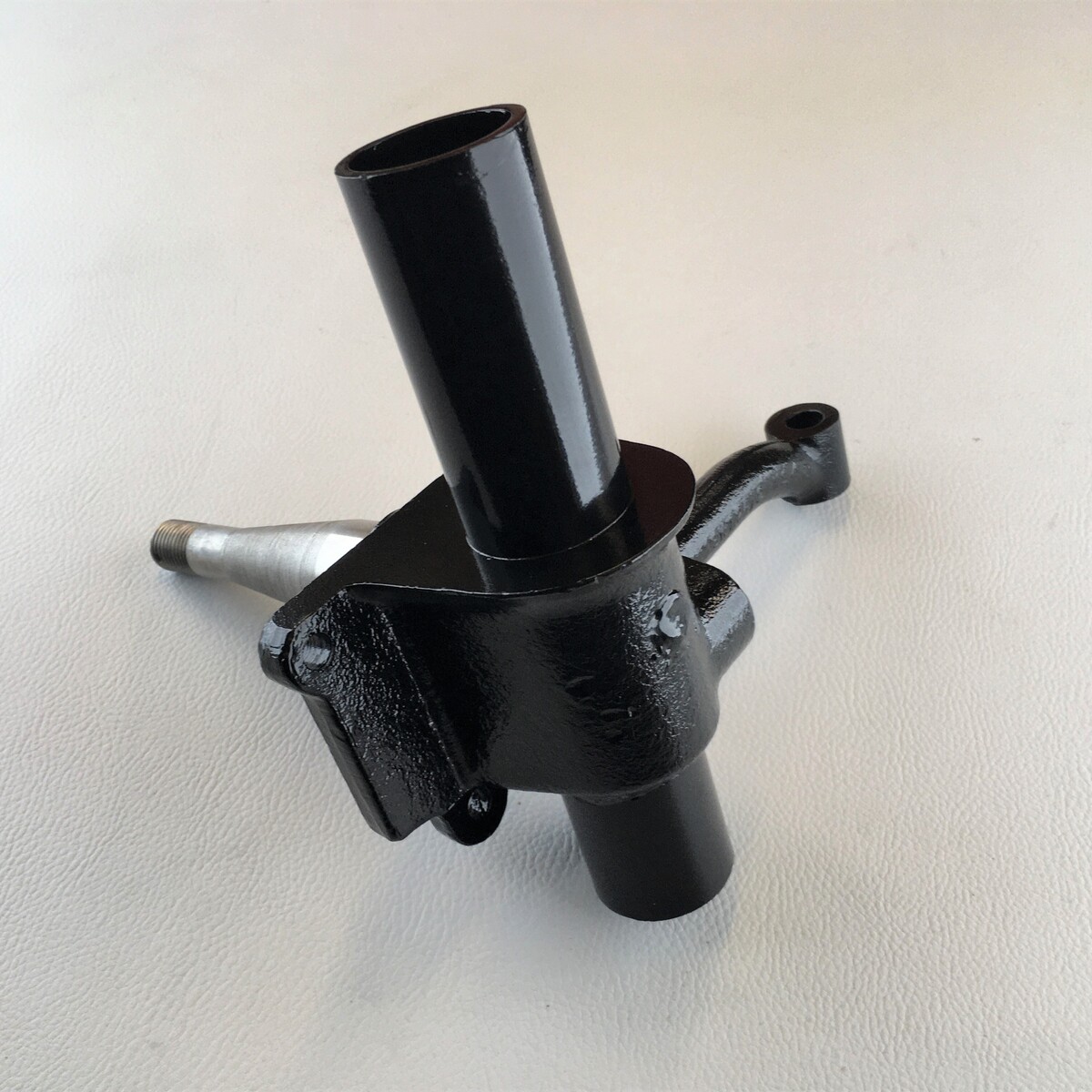 Front stub axle left hand 4/4 series 1 - Morgan factory new/old stock (bushes...